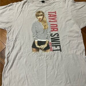 Taylor swift red tour shirt